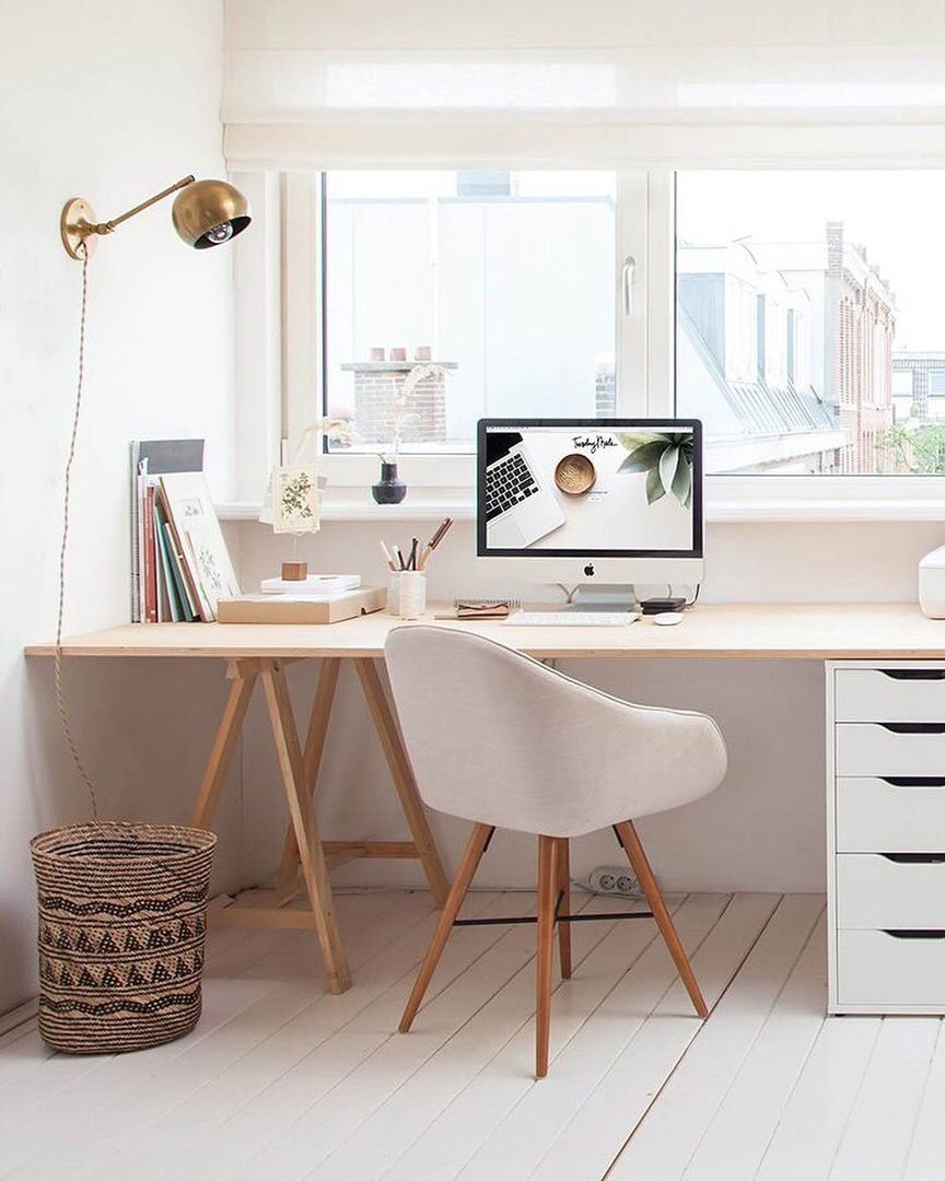 Письменный стол в скандинавском стиле
