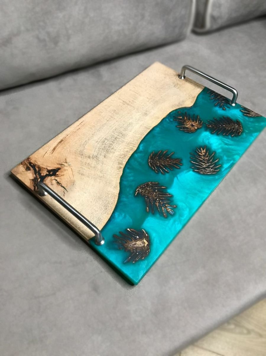 Подносы из эпоксидной смолы с сухоцветами