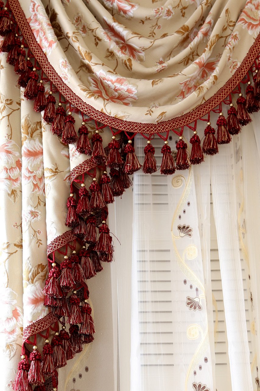 Ламбрекен с бахромой