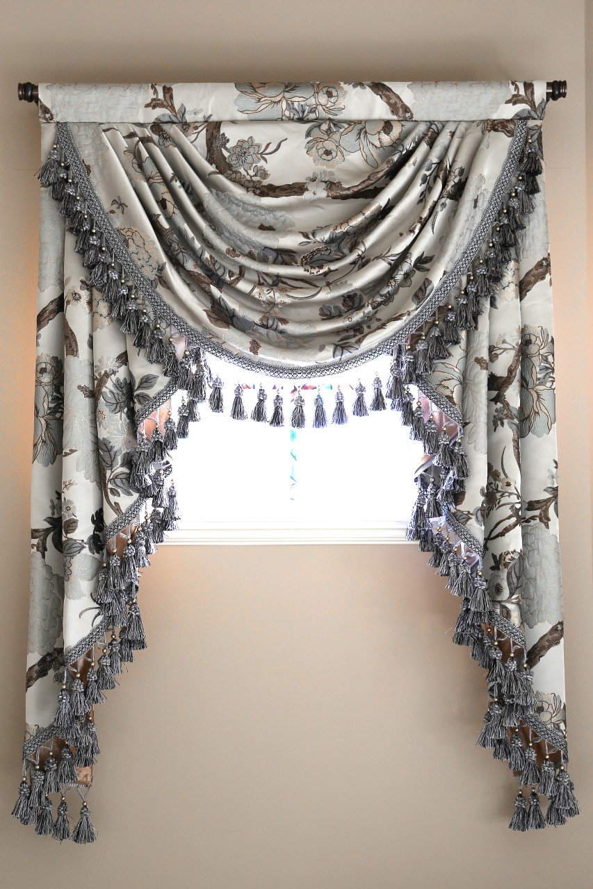 Шторы с бахромой внизу