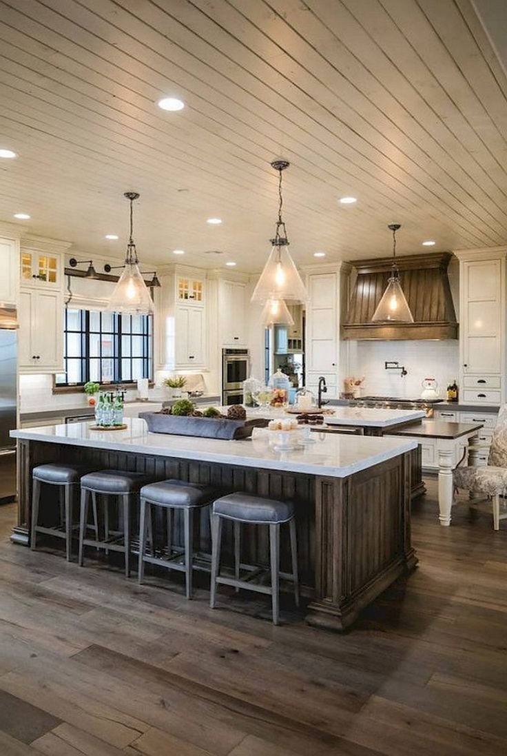 Деревянный потолок на кухне