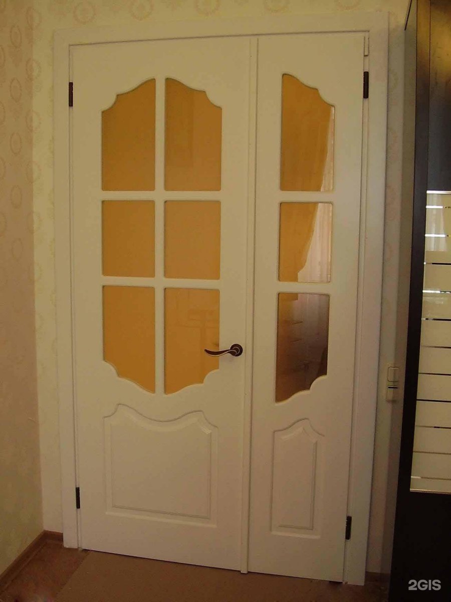 Распашные ассиметричные межкомнатные двери