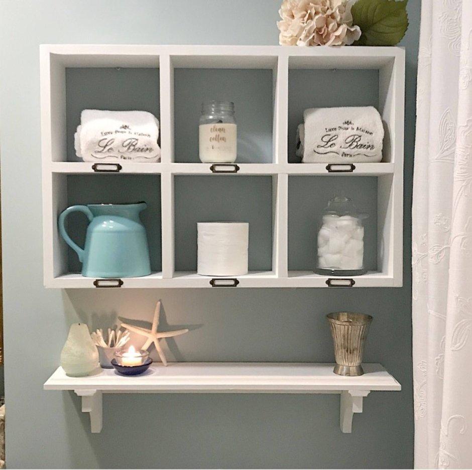 Деревянная полка в ванную