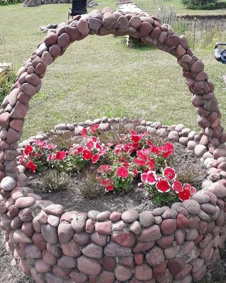 Клумба из плетня