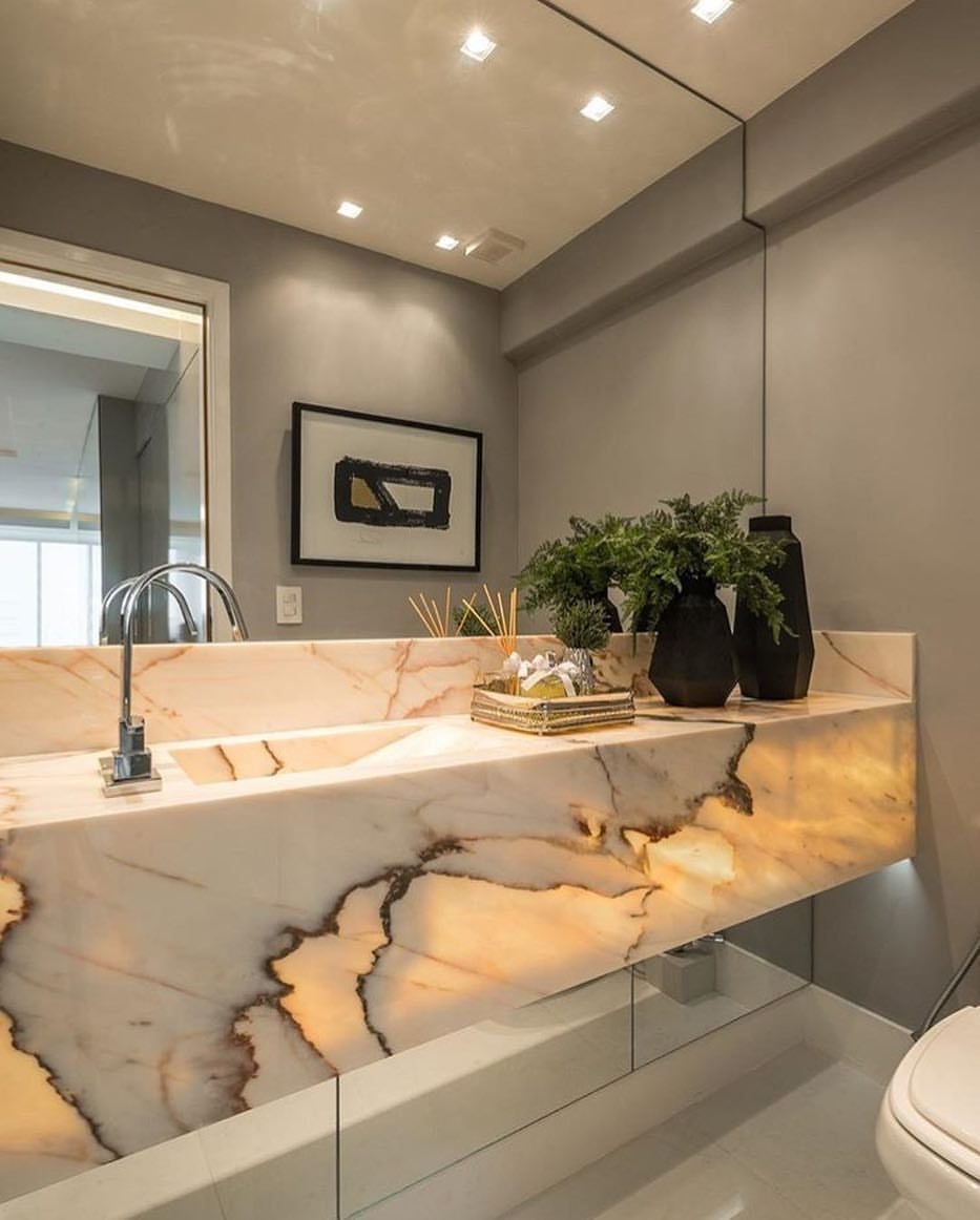 Мрамор венецианка Оникс в интерьере