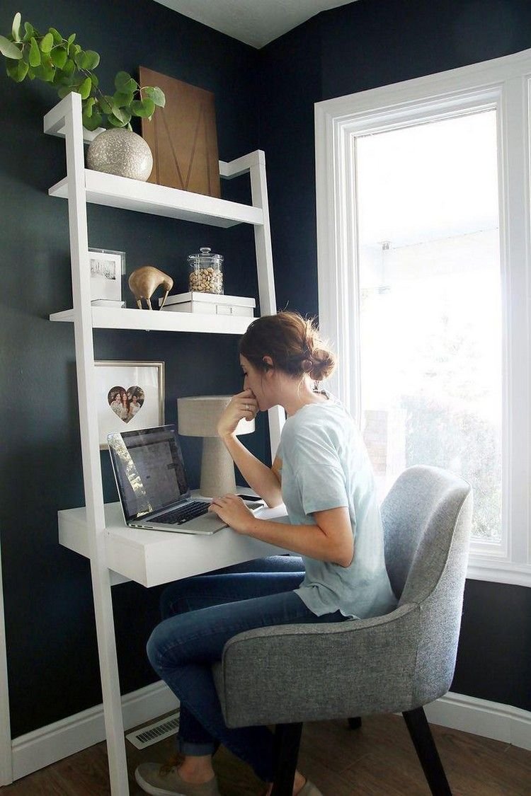 Рабочее место в шкафу