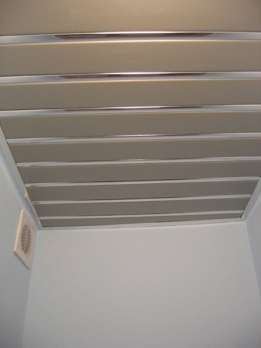 Потолок реечный алюминиевый в коридор