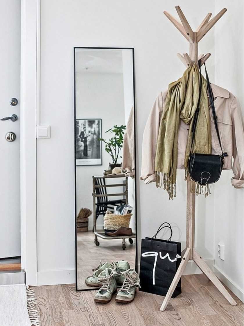 Вешалка в скандинавском стиле