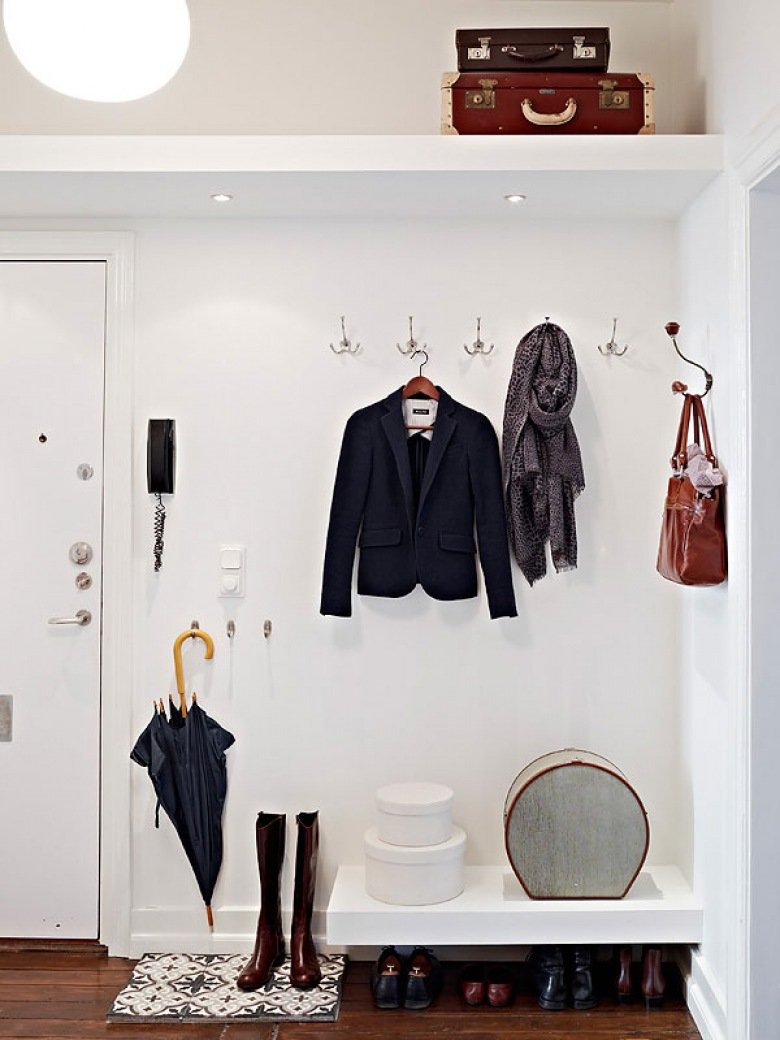 Шкаф в прихожую Парижский стиль