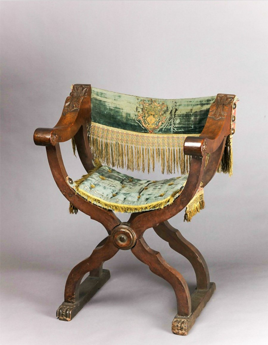 Мебель древнего Рима курульное кресло