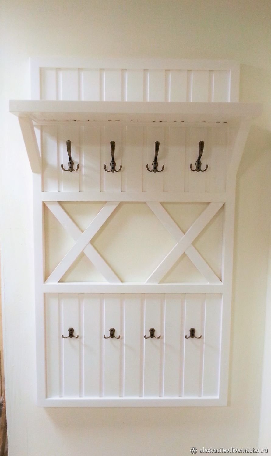 Вешалка для одежды настенная в прихожую