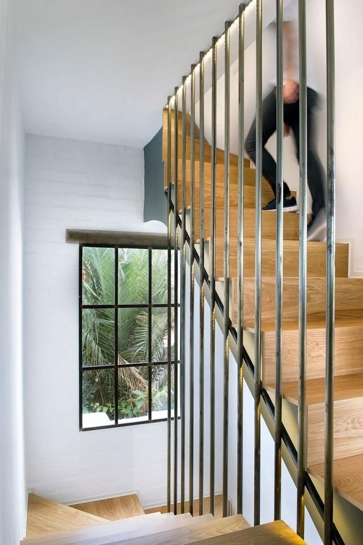 Ограждение лестницы до потолка