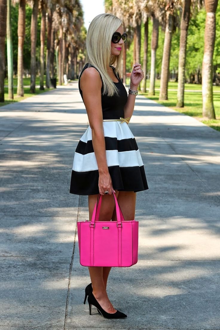 Модная девушка