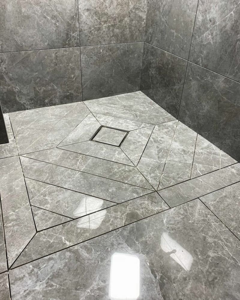 Душевой поддон из гальки