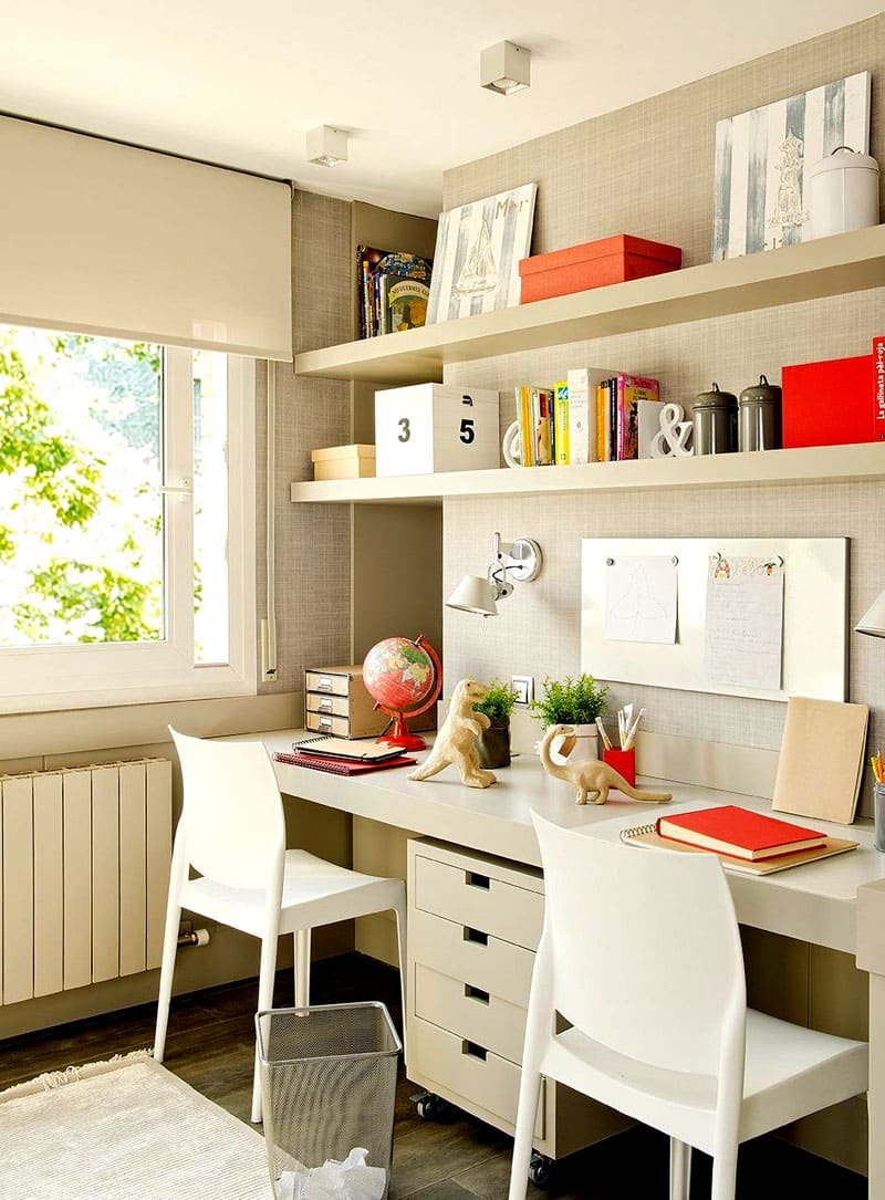 Рабочие столы в комнату для школьника