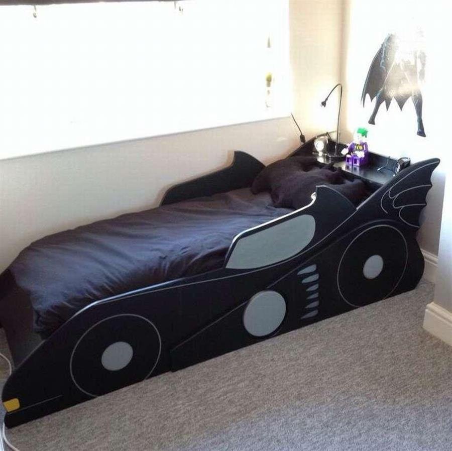 Кроватка Бэтмобиль