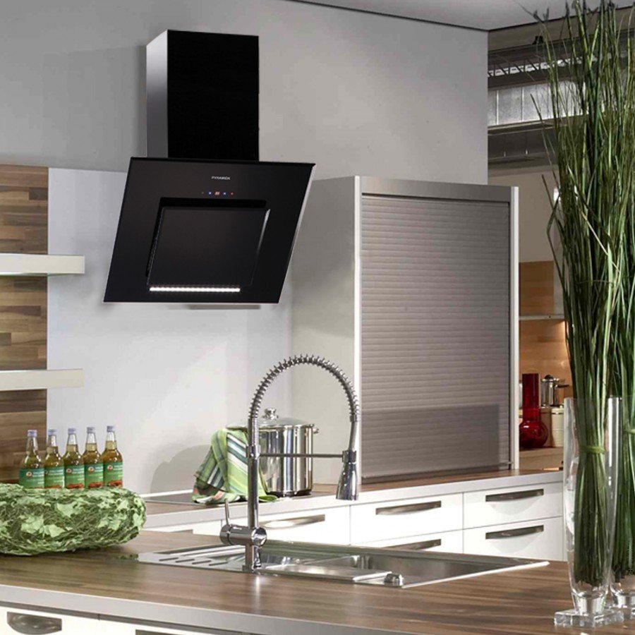 Наклонная вытяжка Эликор в интерьере