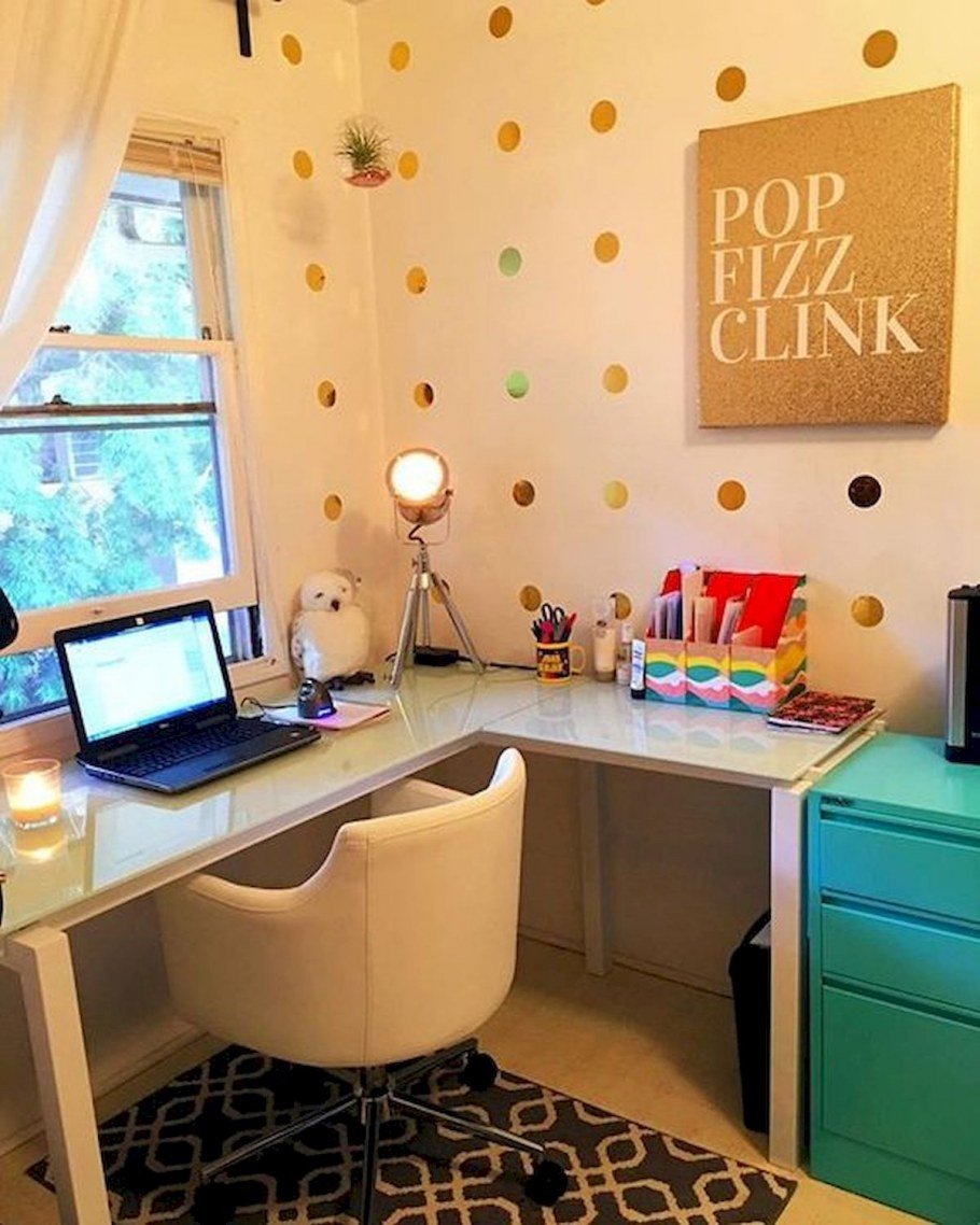 Рабочее место дизайнера полиграфии