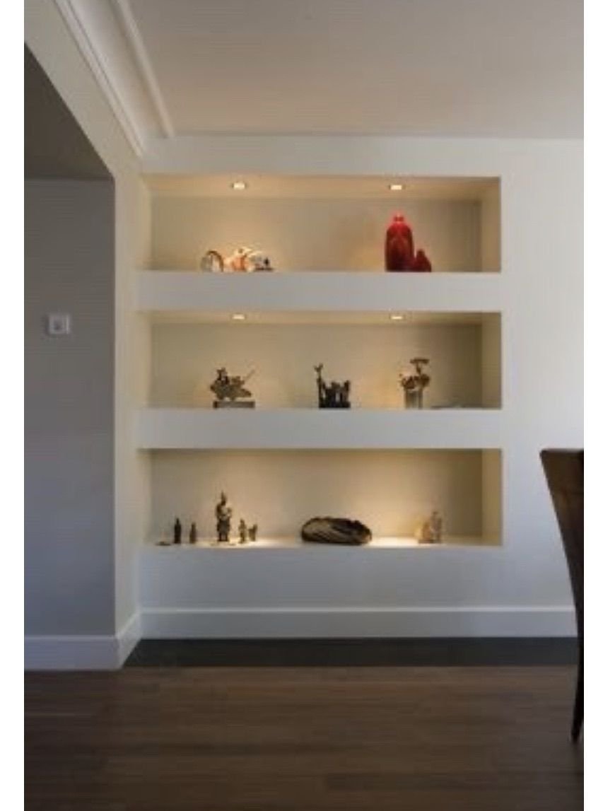 Раскладка молдингов на стене