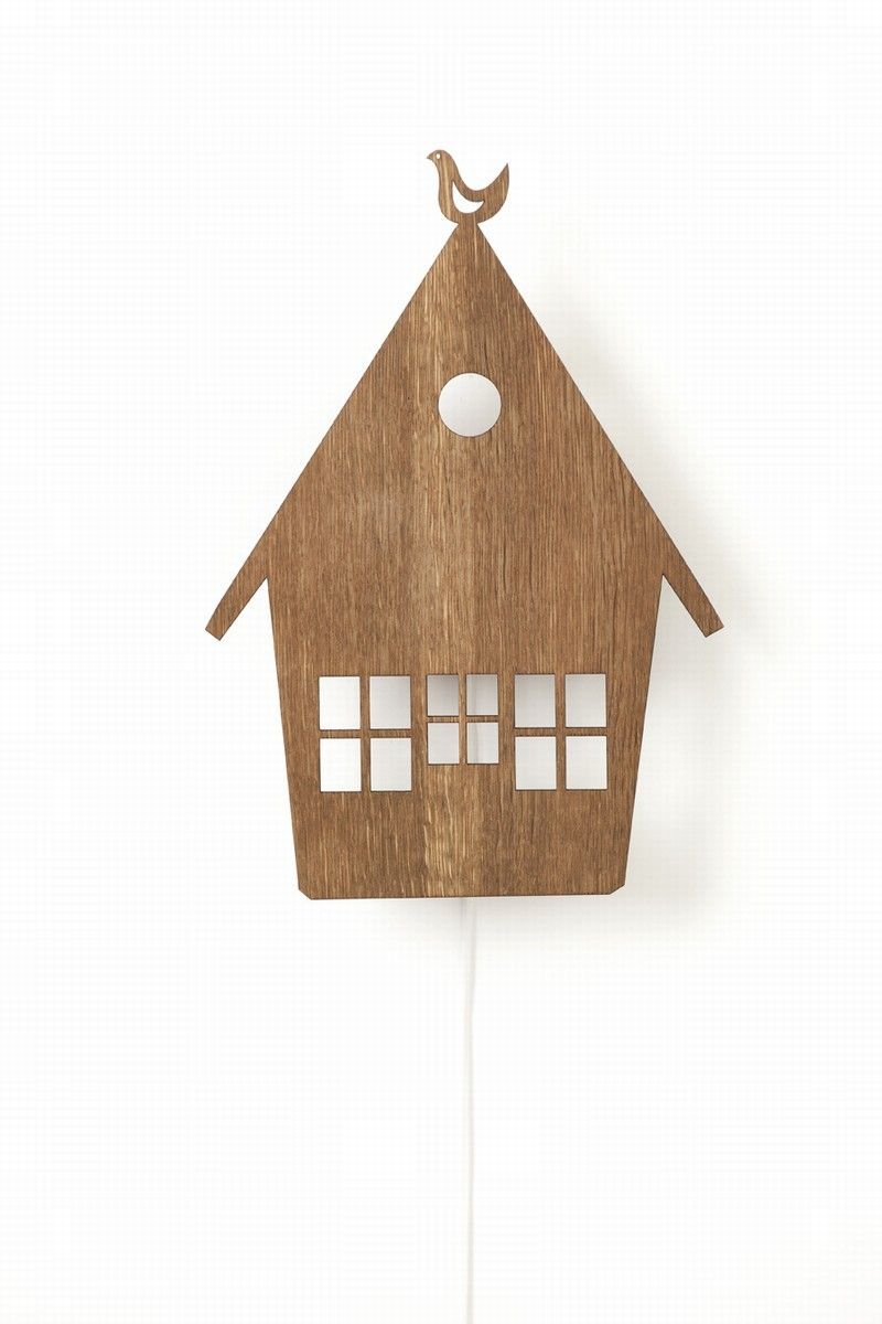 Домик в скандинавском стиле из шпажек