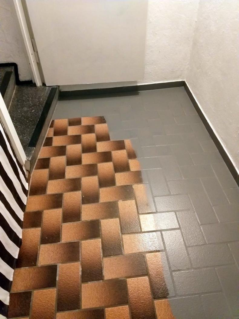 Крашеная плитка