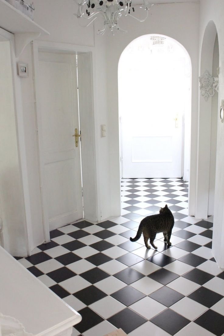 Прихожая в бело сером цвете