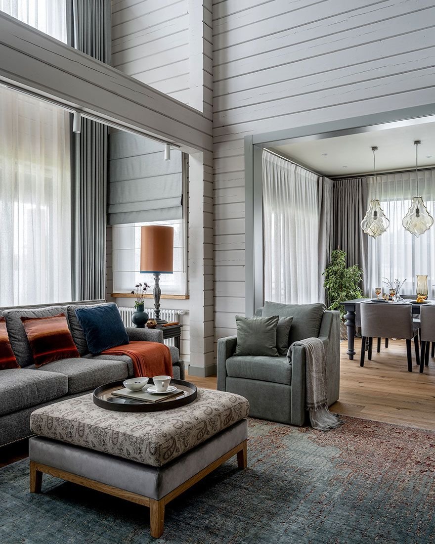 Серый деревянный интерьер