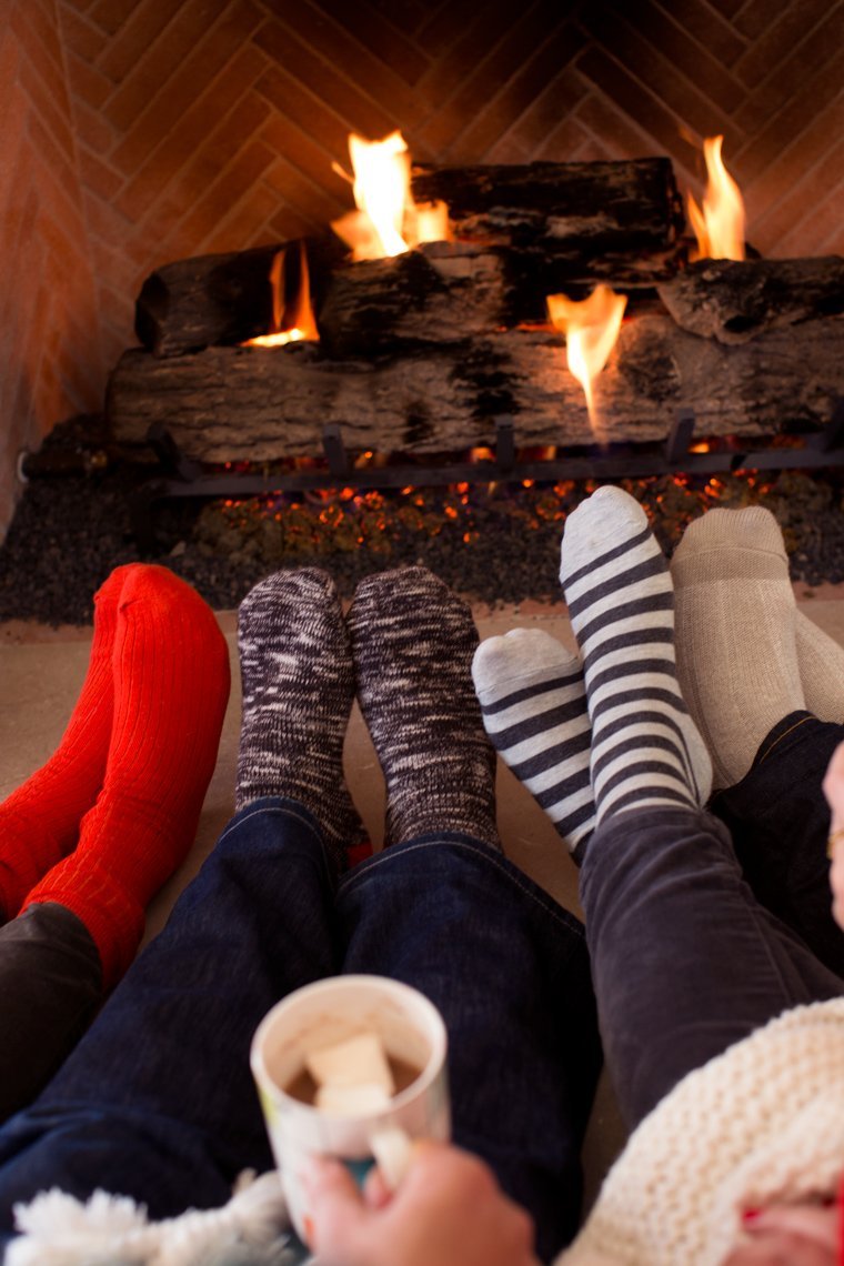 Уютный вечер дома с семьей