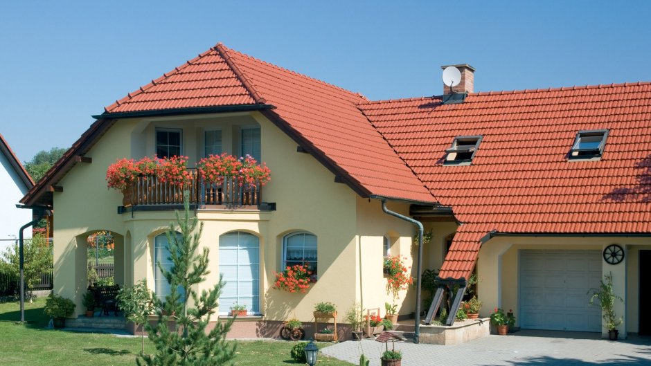 Прованс белый дом с терракотовой крышей