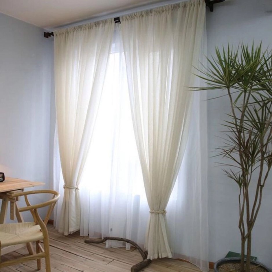 Тюль лен в интерьере гостиной
