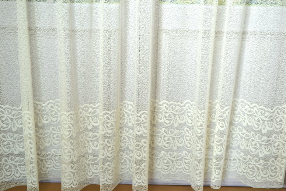 Шторы коричневые с белым