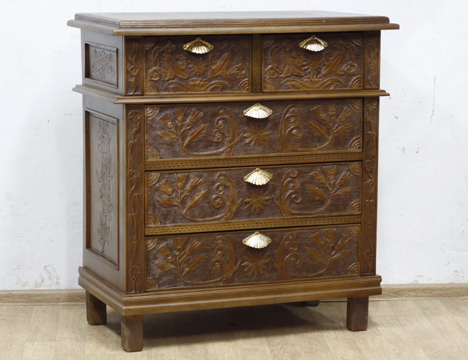 Комод в винтажном стиле