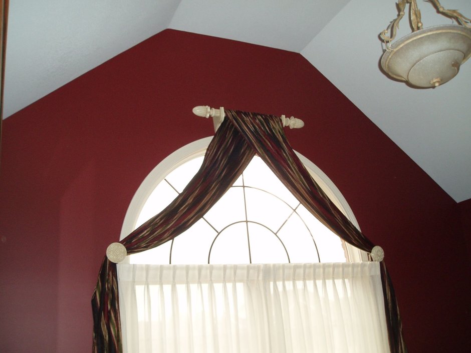 Карниз для арочного окна