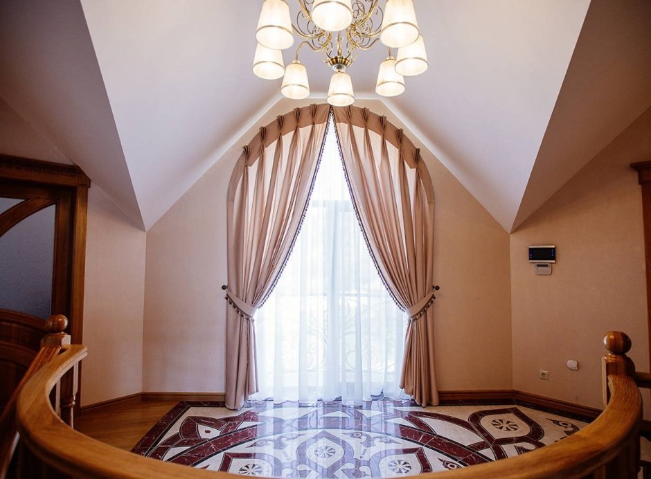 Шторы аркой в спальню