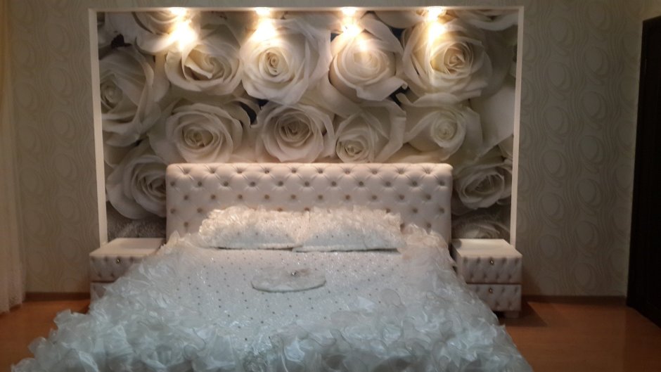 Красивые фотообои в спальню