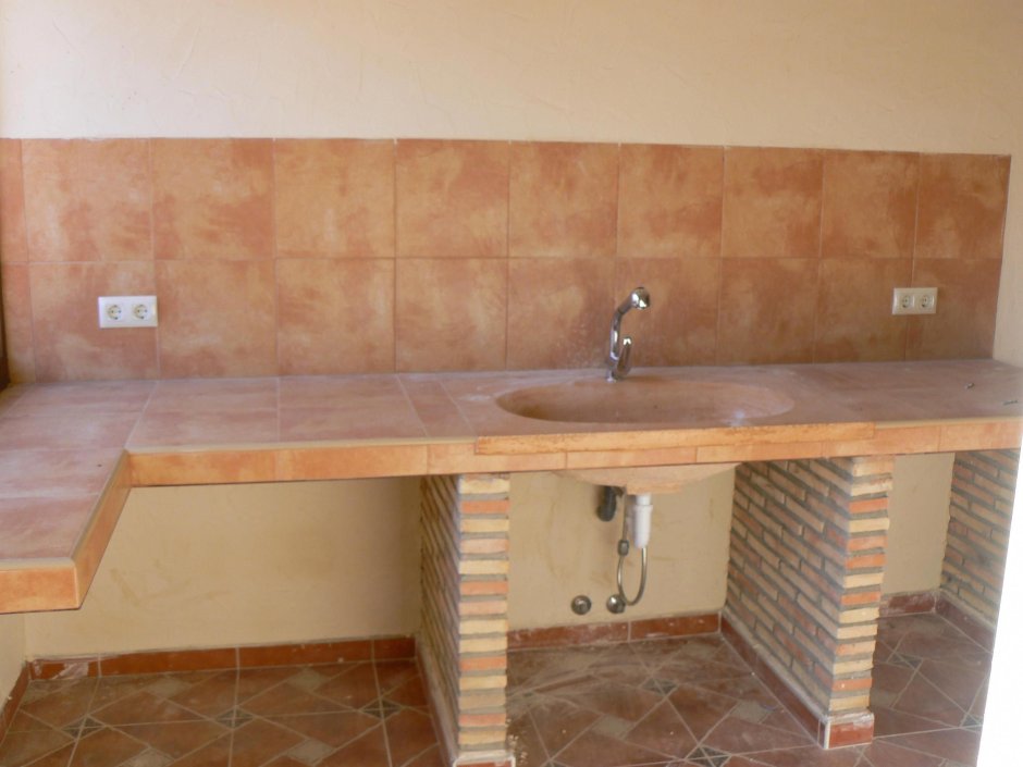 Кухонная мебель из пеноблоков