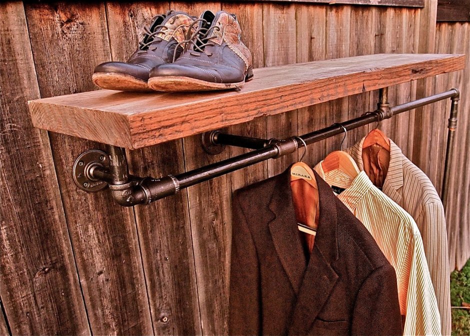 Вешалка из дерева настенная