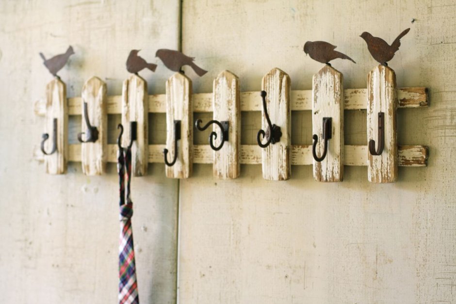 Вешалка на стену в прихожую деревянная