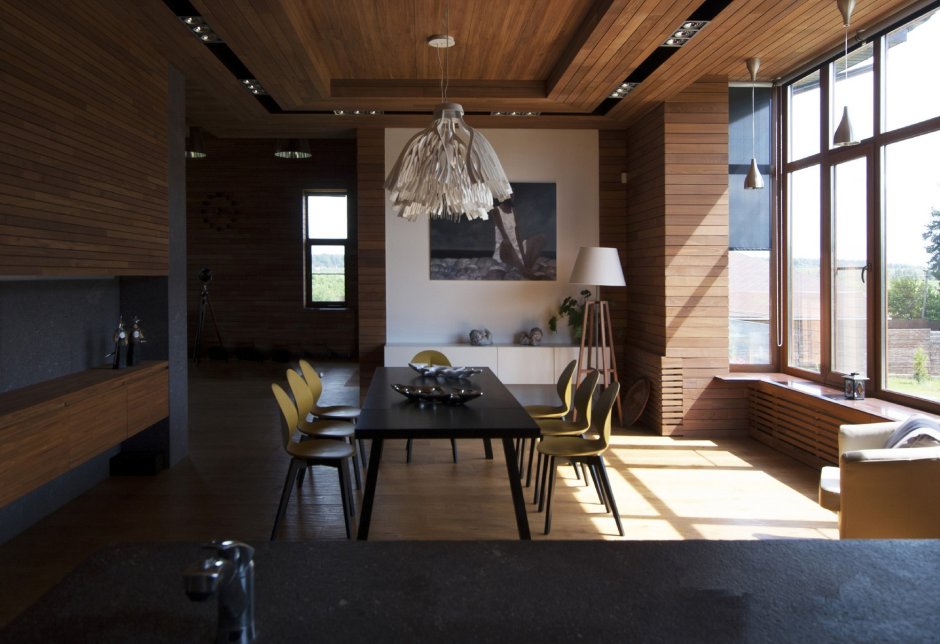 Кухня лофт с витражами