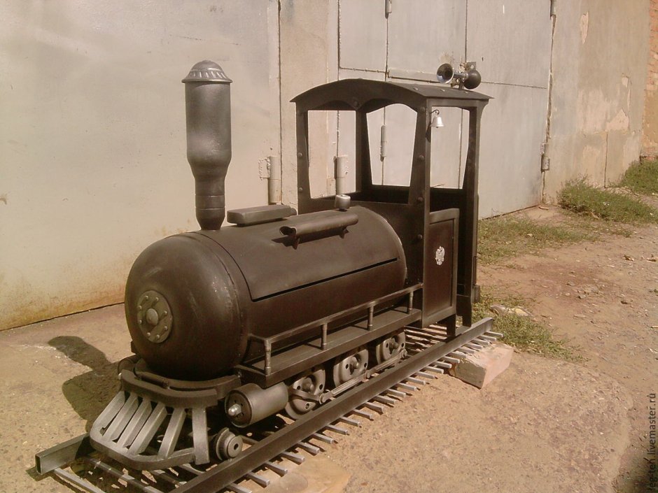 Мангал паровоз из газового баллона
