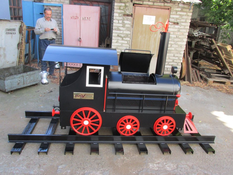 Мангал паровоз с вагоном для угля