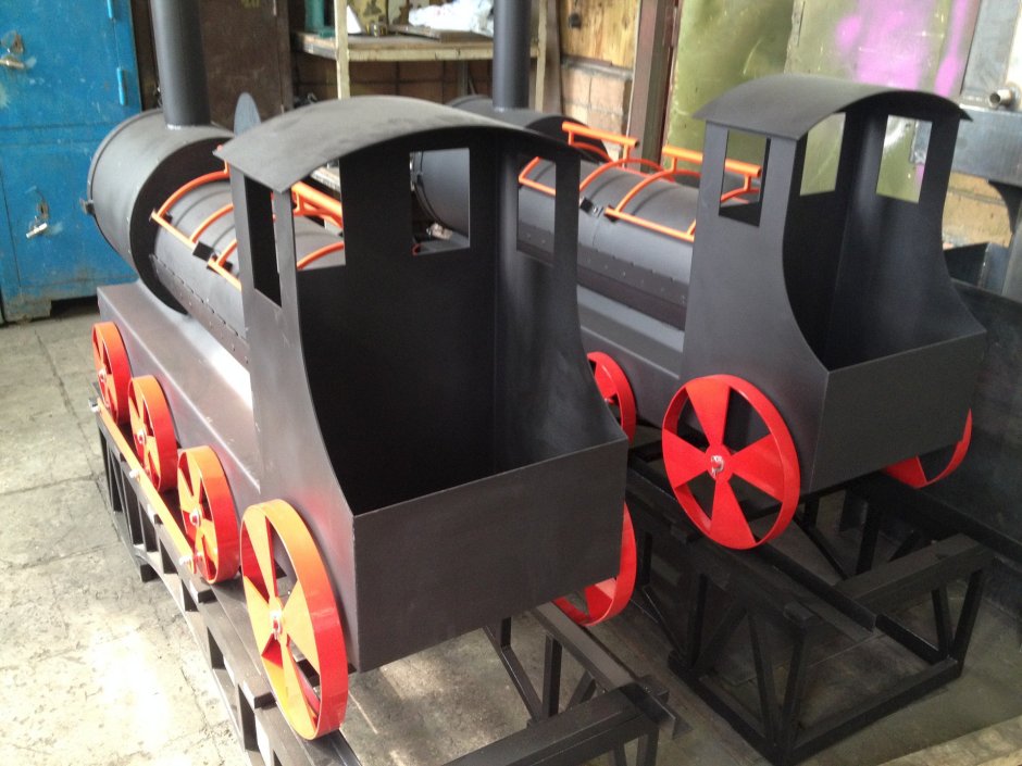 Мангал в виде паровоза