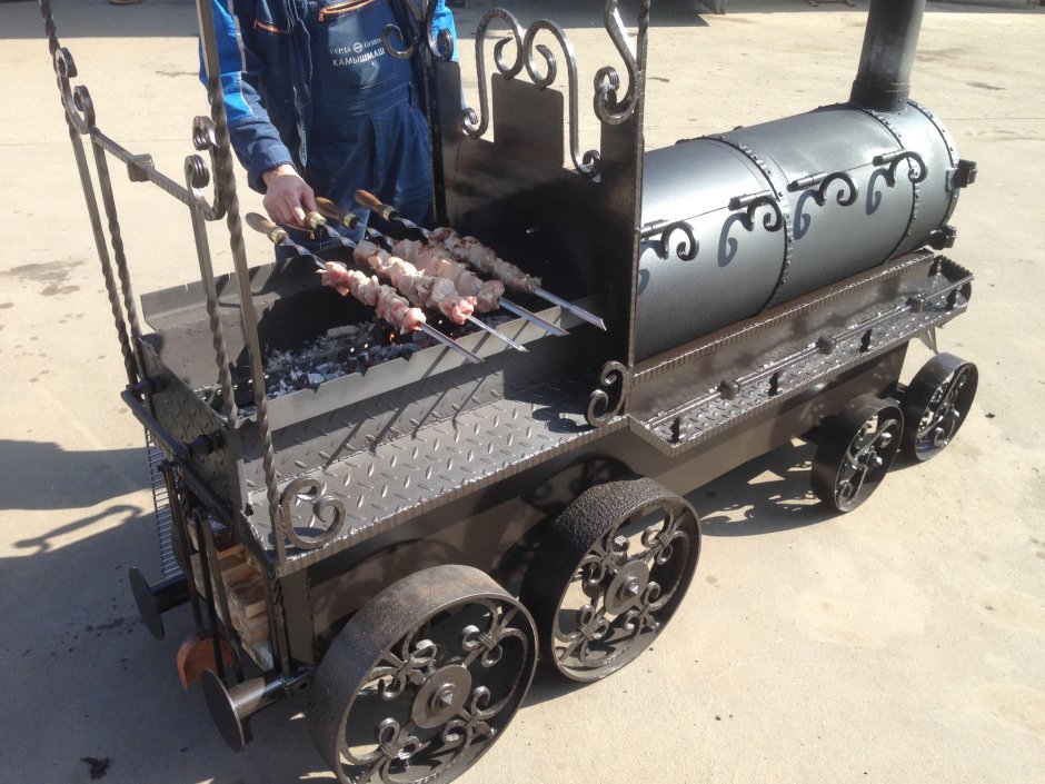 Мангал в виде автомобиля