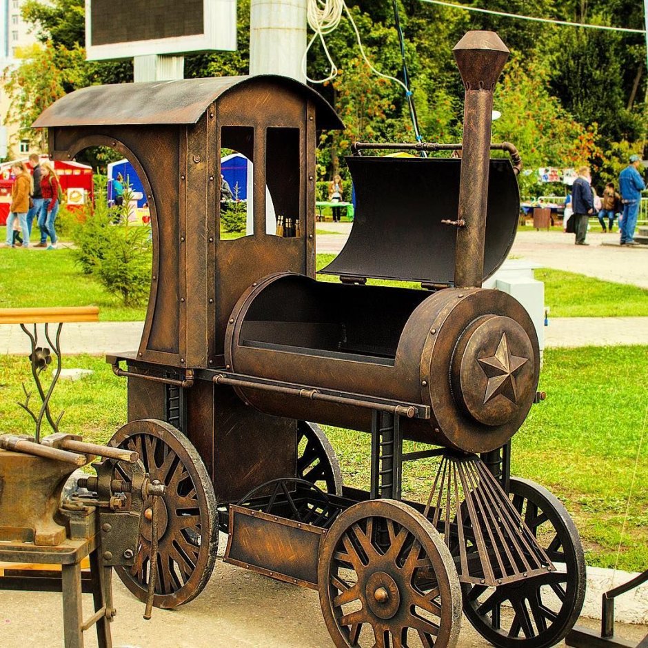 Мангал из газового баллона в виде паровоза