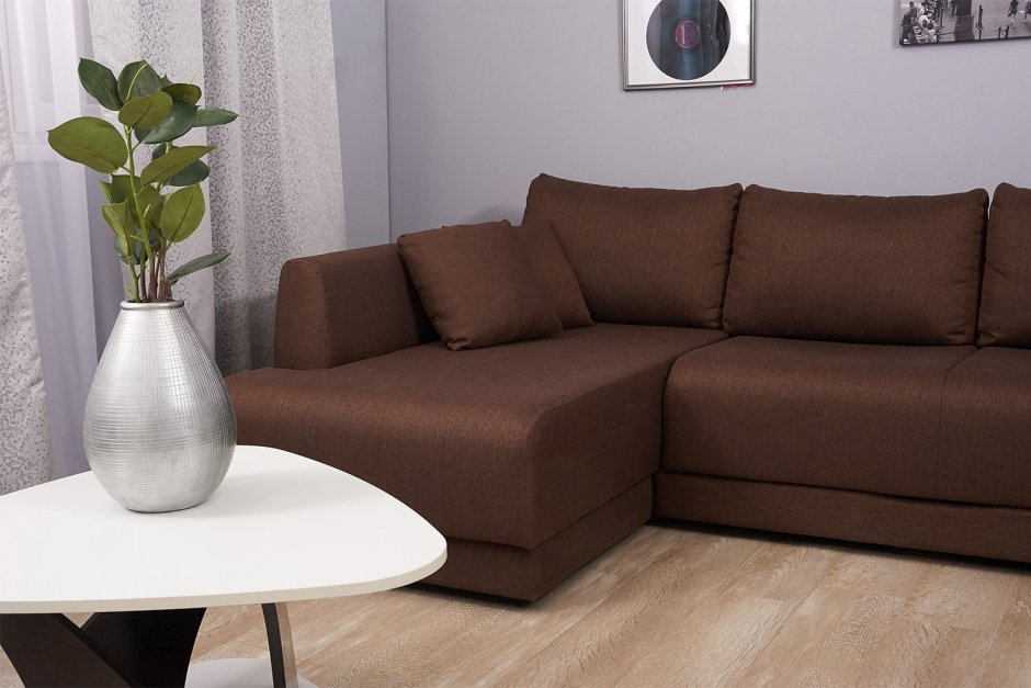 Серо-коричневый диван