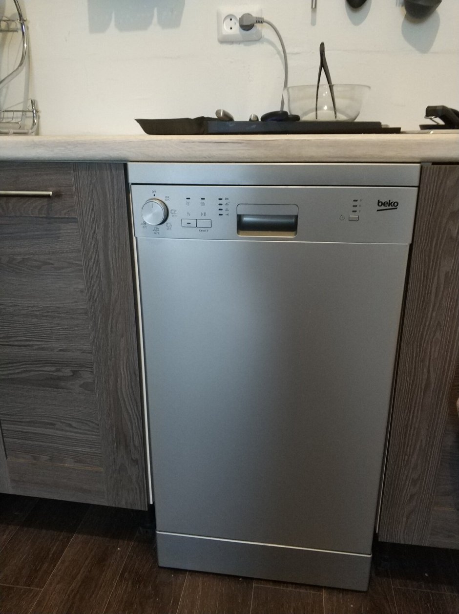 Посудомоечная машина Beko DFS 05w13 s