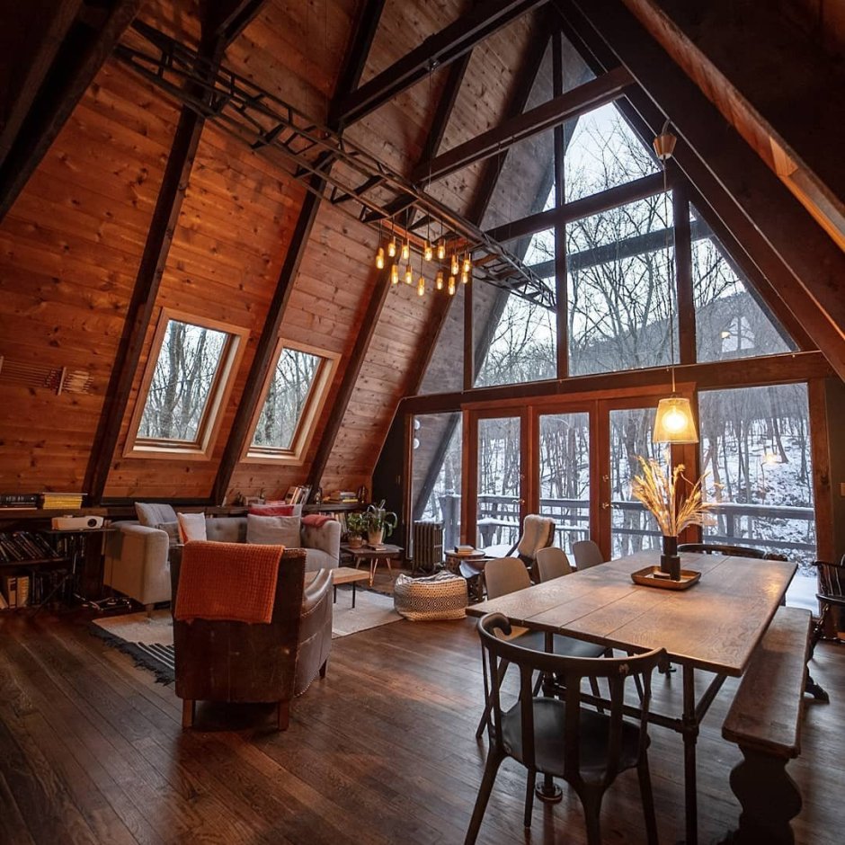 Треугольный домик для дачи