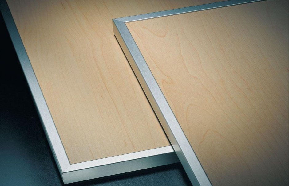 Стеклянные фасады для кухни в алюминиевой рамке