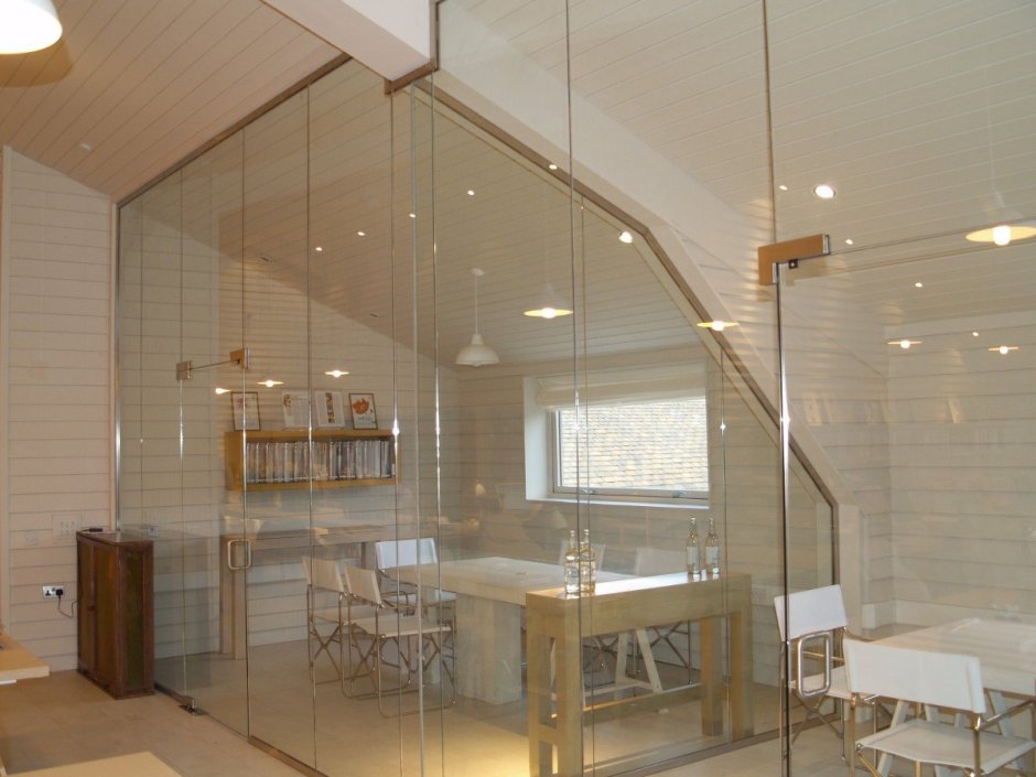 Прозрачные перегородки в домах