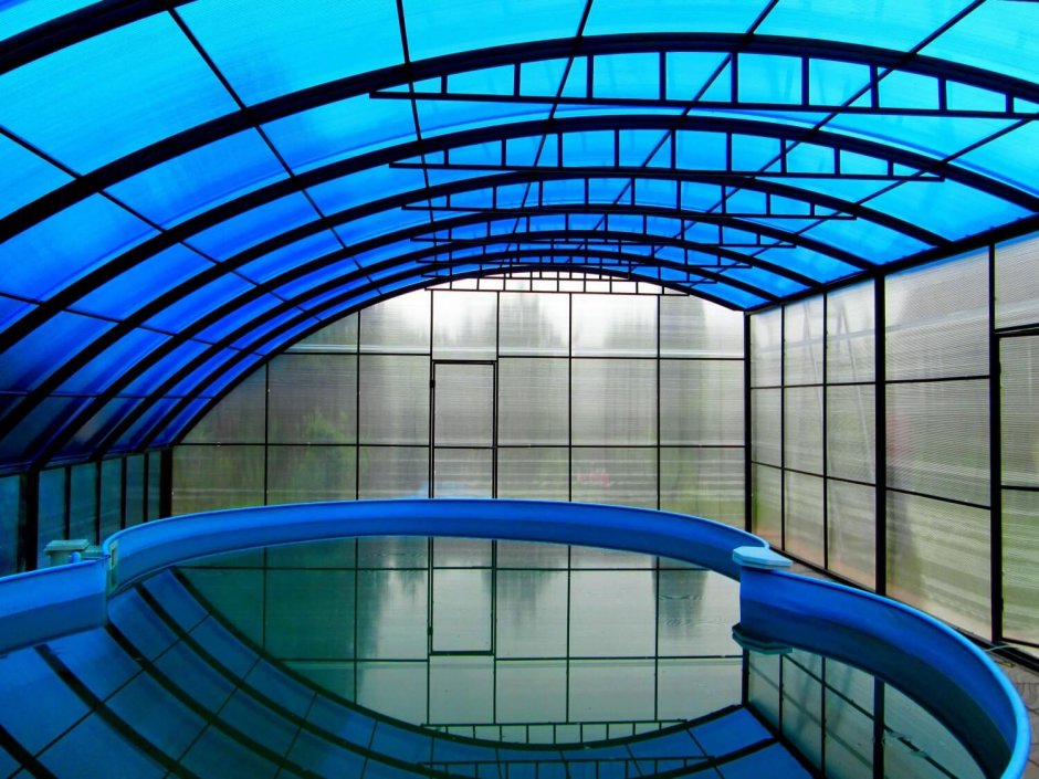 Навес над бассейном